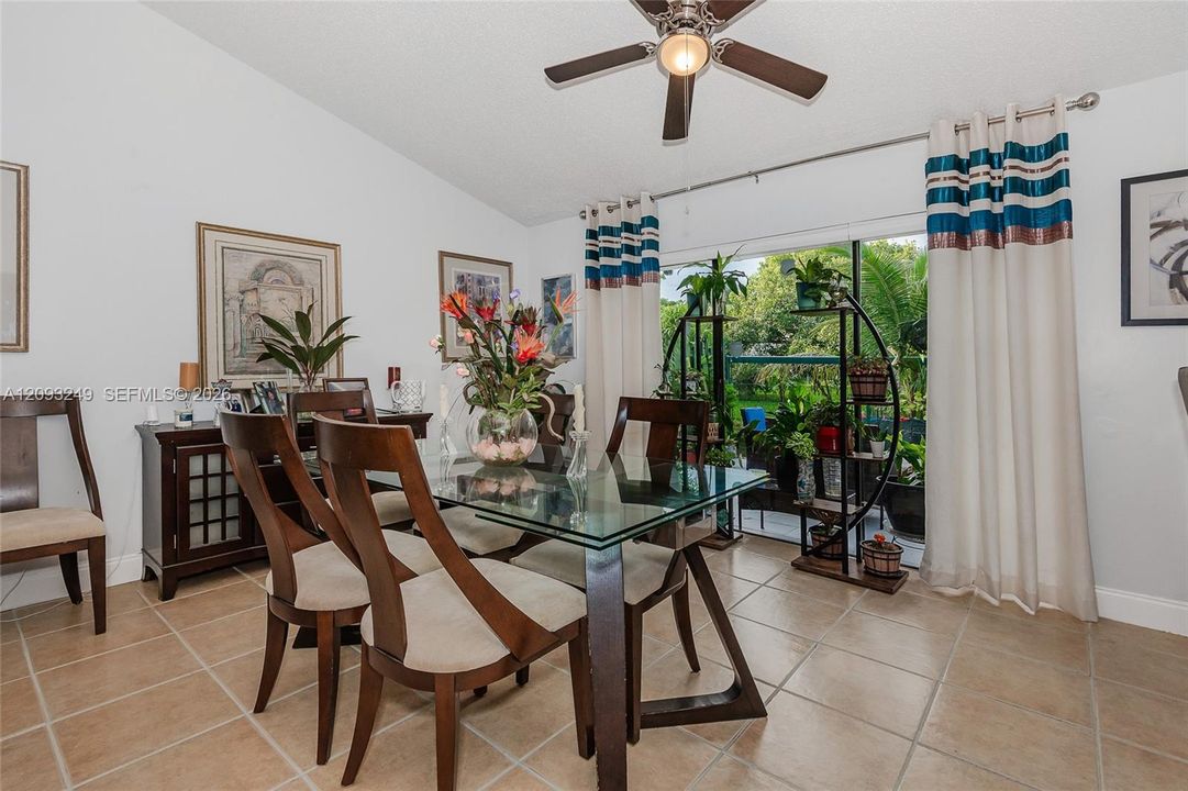 For Sale: $390,000 (3 beds, 2 baths, 1387 Square Feet)