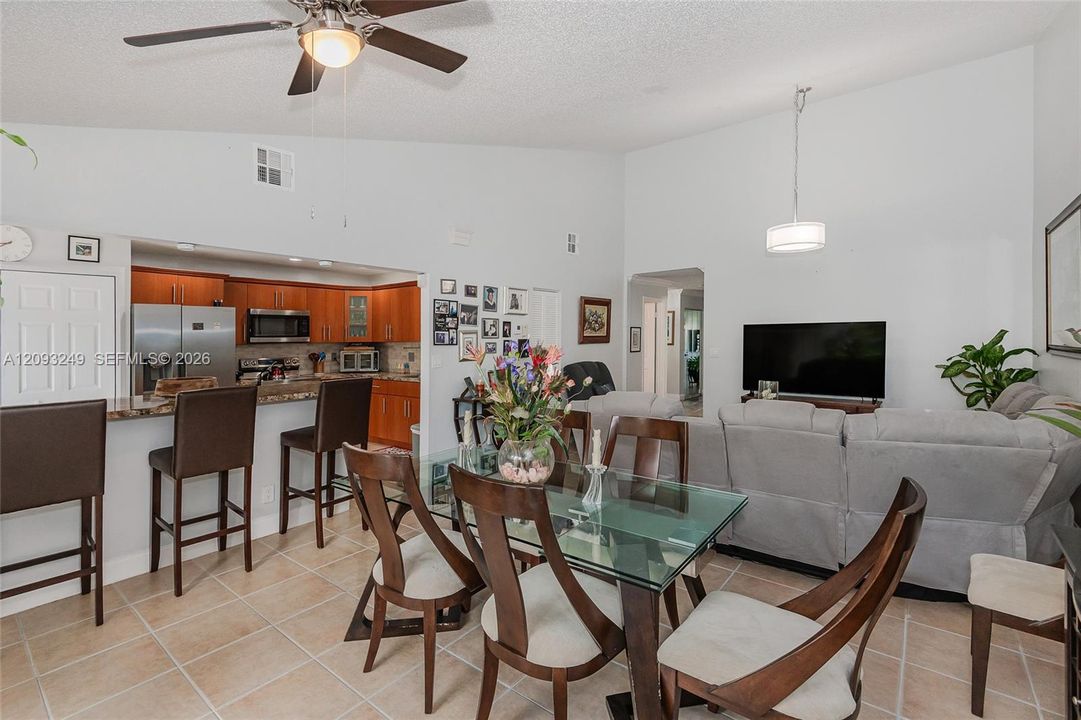 For Sale: $390,000 (3 beds, 2 baths, 1387 Square Feet)