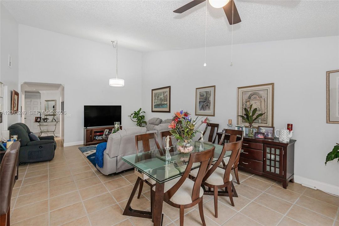 For Sale: $390,000 (3 beds, 2 baths, 1387 Square Feet)