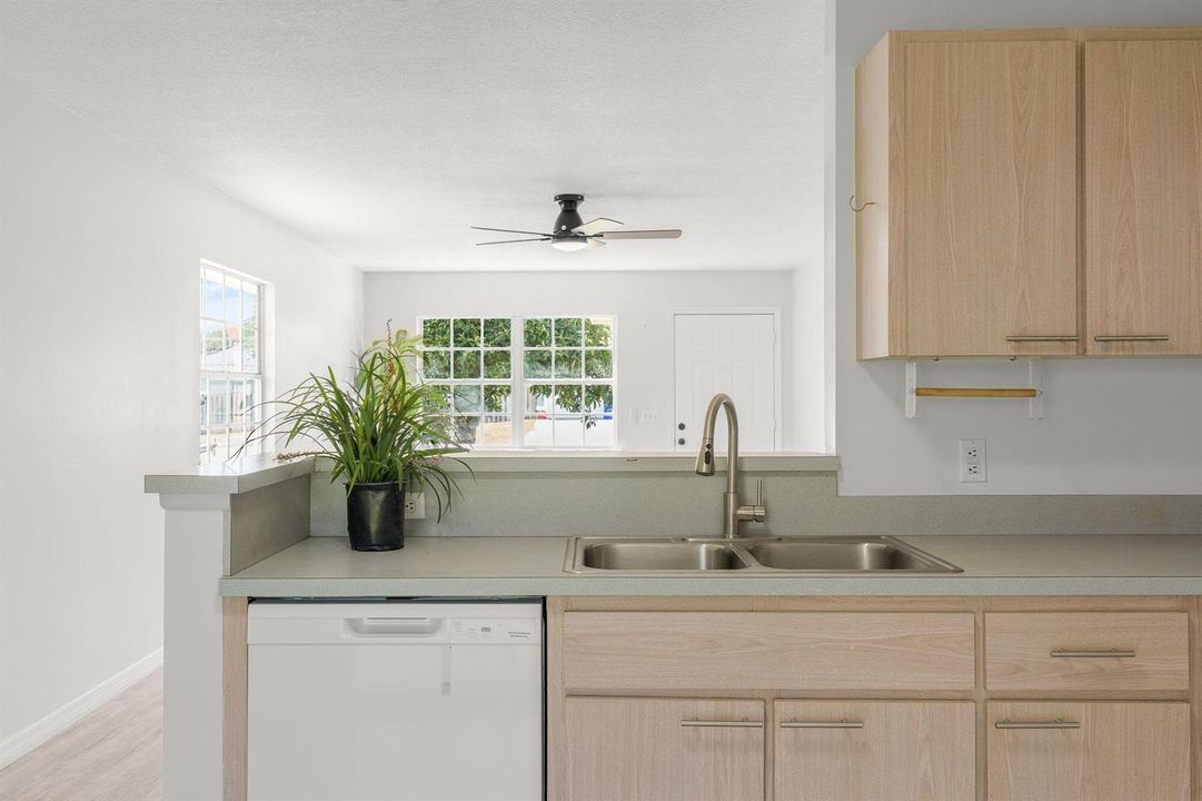 2150-87th-Ct-HigMedia-015