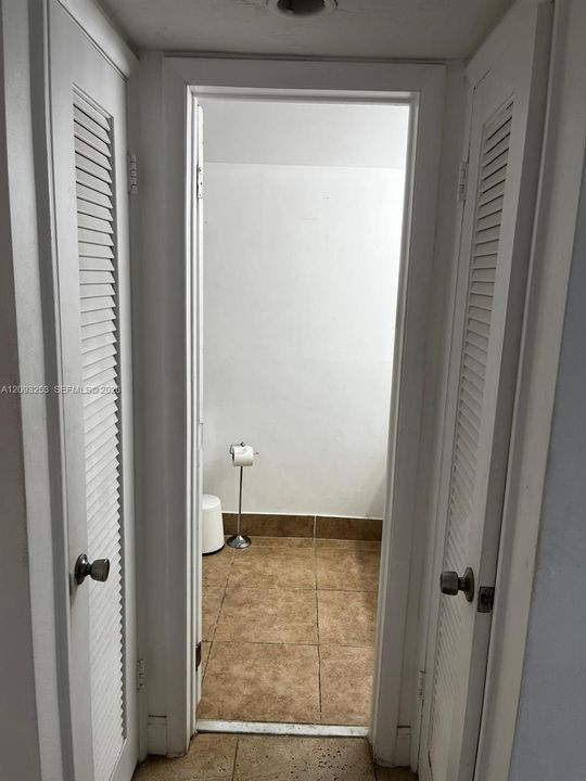 For Rent: $1,900 (1 beds, 1 baths, 700 Square Feet)