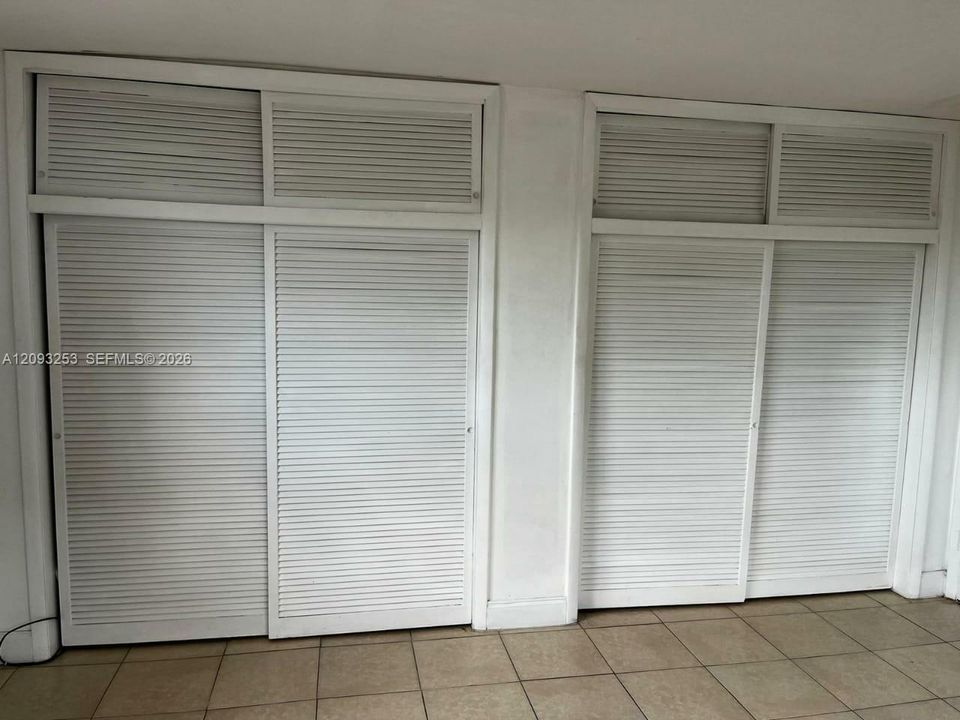 For Rent: $1,900 (1 beds, 1 baths, 700 Square Feet)
