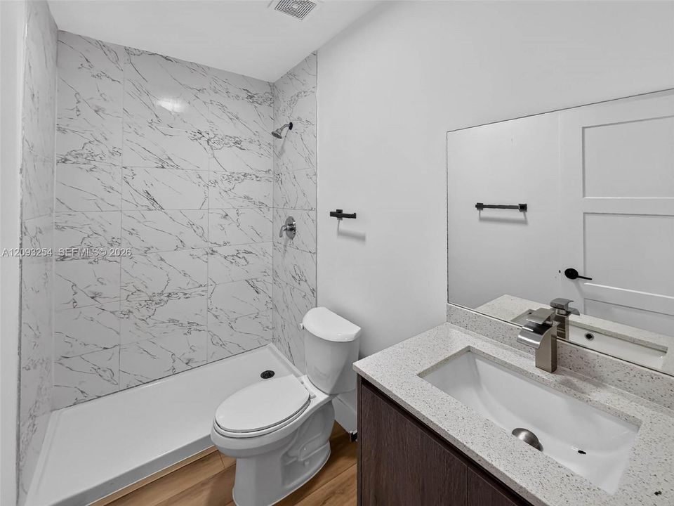 En Renta: $2,300 (2 camas, 2 baños, 12616 Pies cuadrados)
