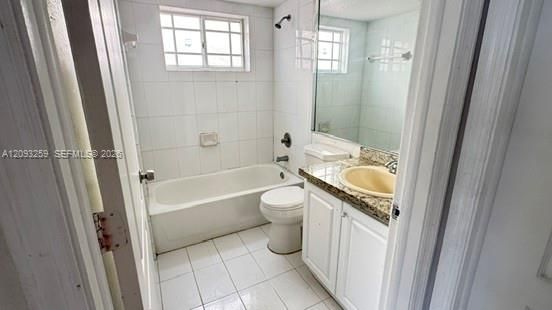 En Venta: $286,427 (3 camas, 2 baños, 1190 Pies cuadrados)