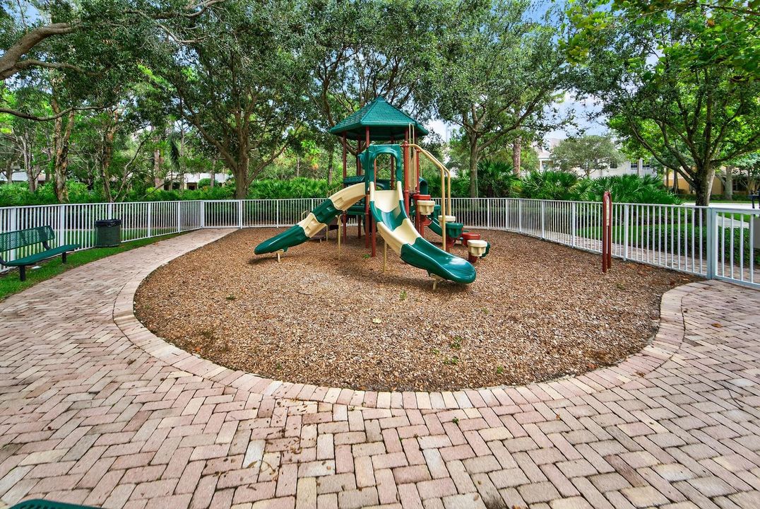 297 e bay cedar cir069