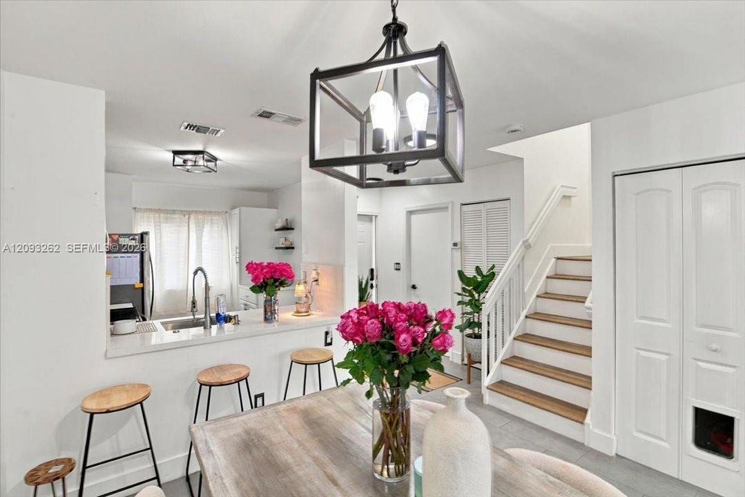 For Sale: $454,900 (3 beds, 2 baths, 1270 Square Feet)