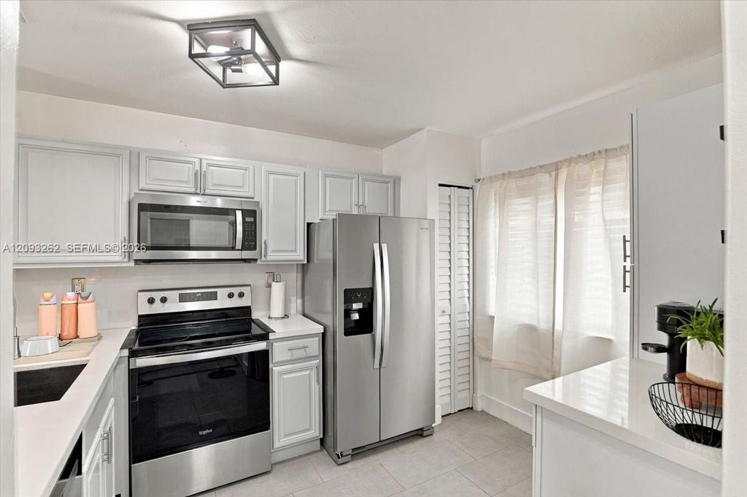 For Sale: $454,900 (3 beds, 2 baths, 1270 Square Feet)