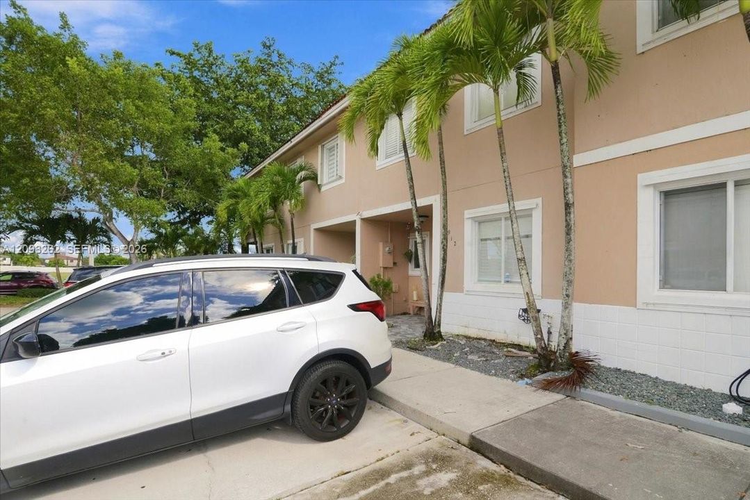 For Sale: $454,900 (3 beds, 2 baths, 1270 Square Feet)