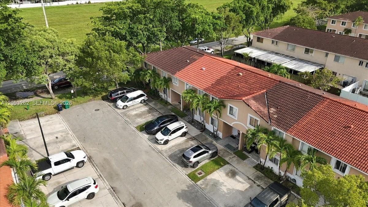For Sale: $454,900 (3 beds, 2 baths, 1270 Square Feet)