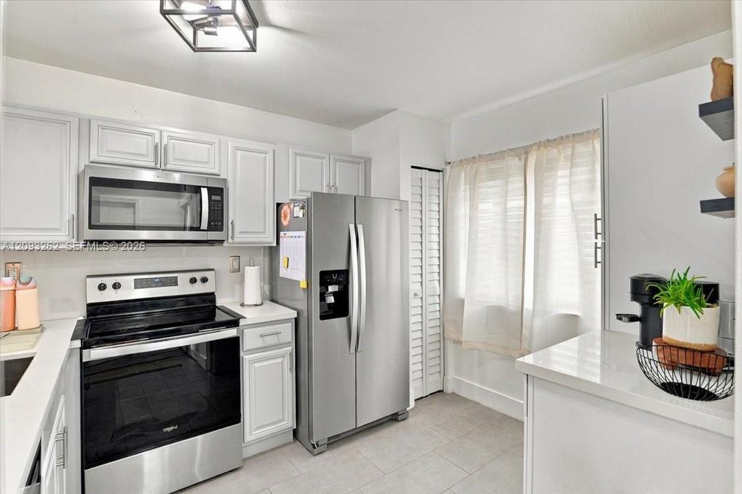 For Sale: $454,900 (3 beds, 2 baths, 1270 Square Feet)