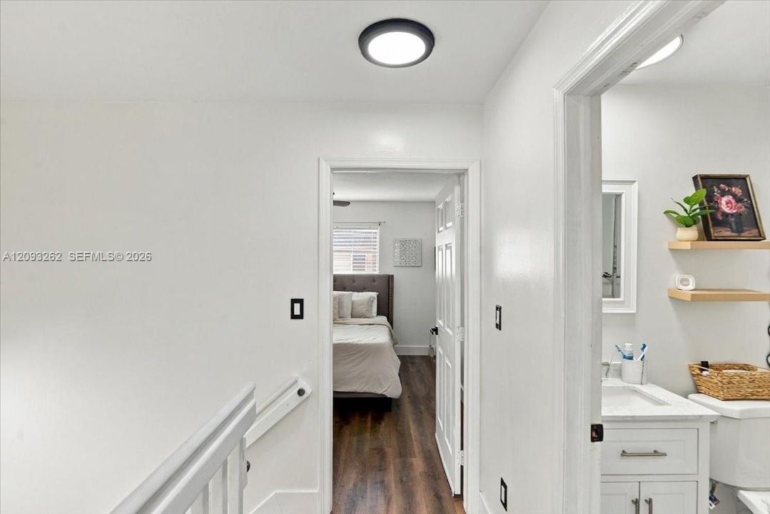For Sale: $454,900 (3 beds, 2 baths, 1270 Square Feet)