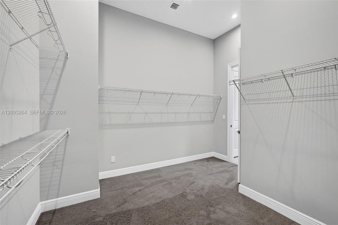 For Sale: $1,300,000 (3 beds, 3 baths, 3336 Square Feet)