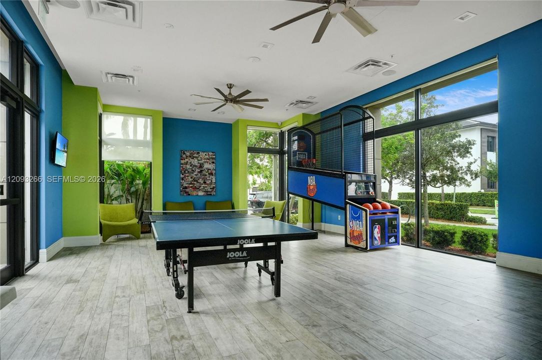 For Rent: $4,800 (3 beds, 2 baths, 1866 Square Feet)