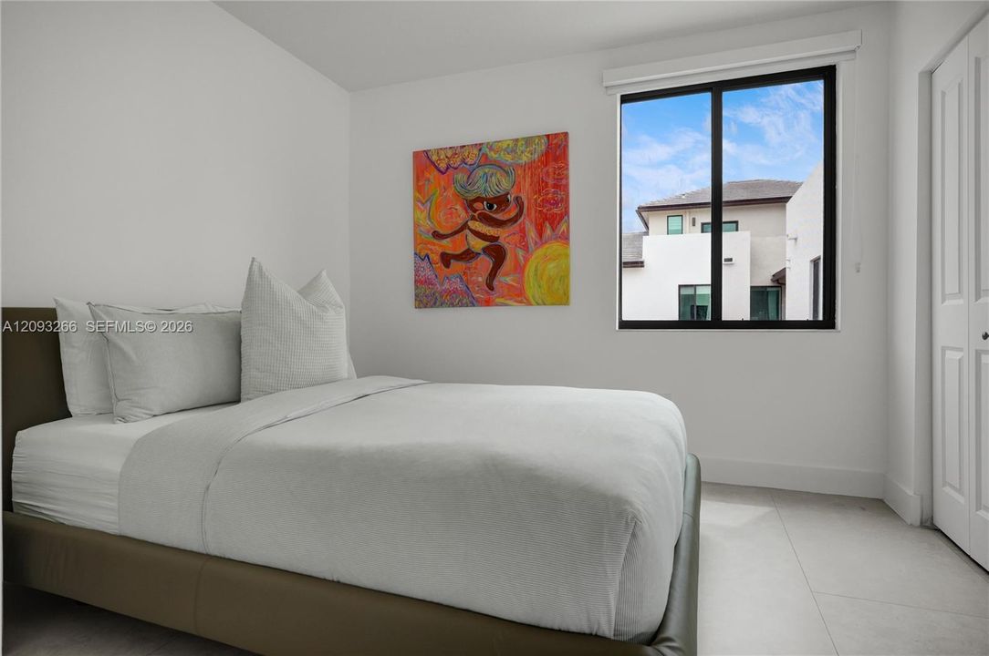 For Rent: $4,800 (3 beds, 2 baths, 1866 Square Feet)