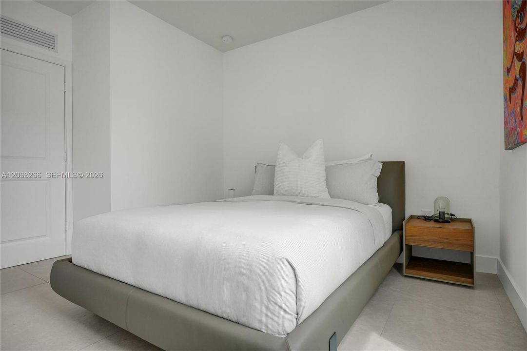 For Rent: $4,800 (3 beds, 2 baths, 1866 Square Feet)