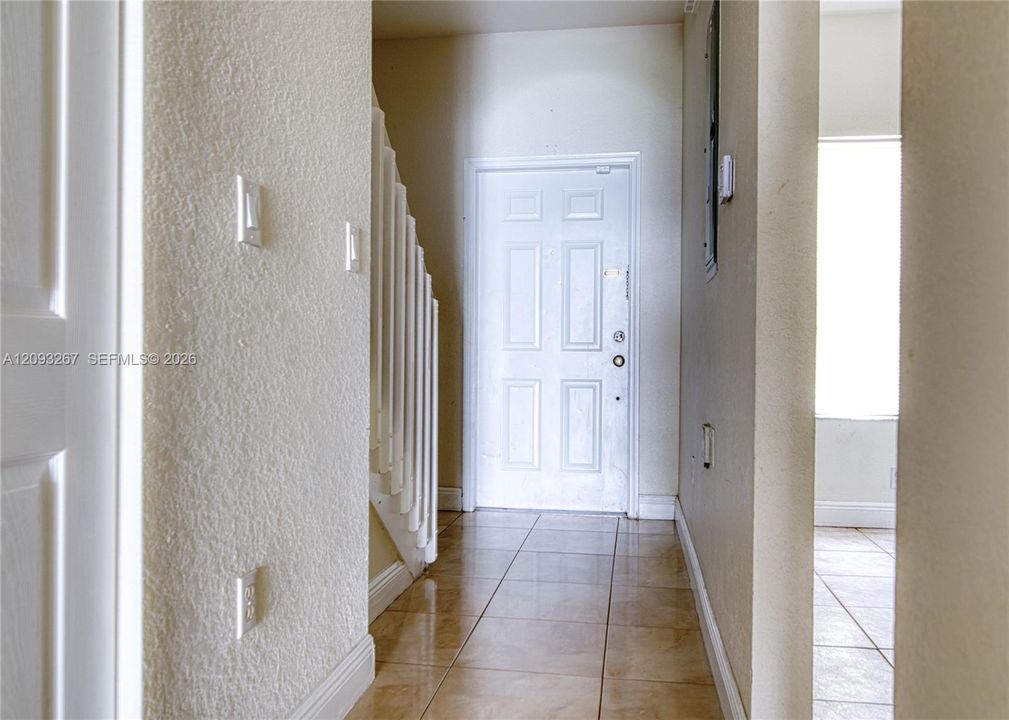 For Rent: $2,600 (2 beds, 2 baths, 1067 Square Feet)