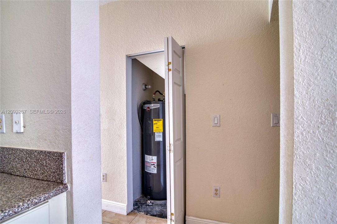 For Rent: $2,600 (2 beds, 2 baths, 1067 Square Feet)