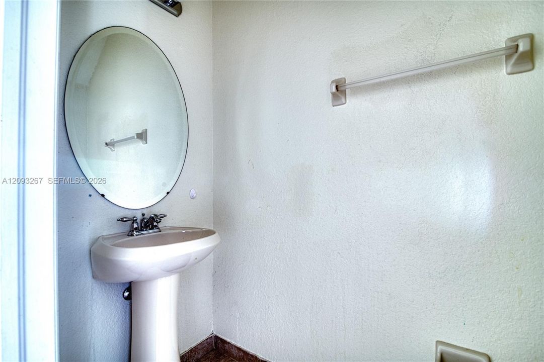 For Rent: $2,600 (2 beds, 2 baths, 1067 Square Feet)