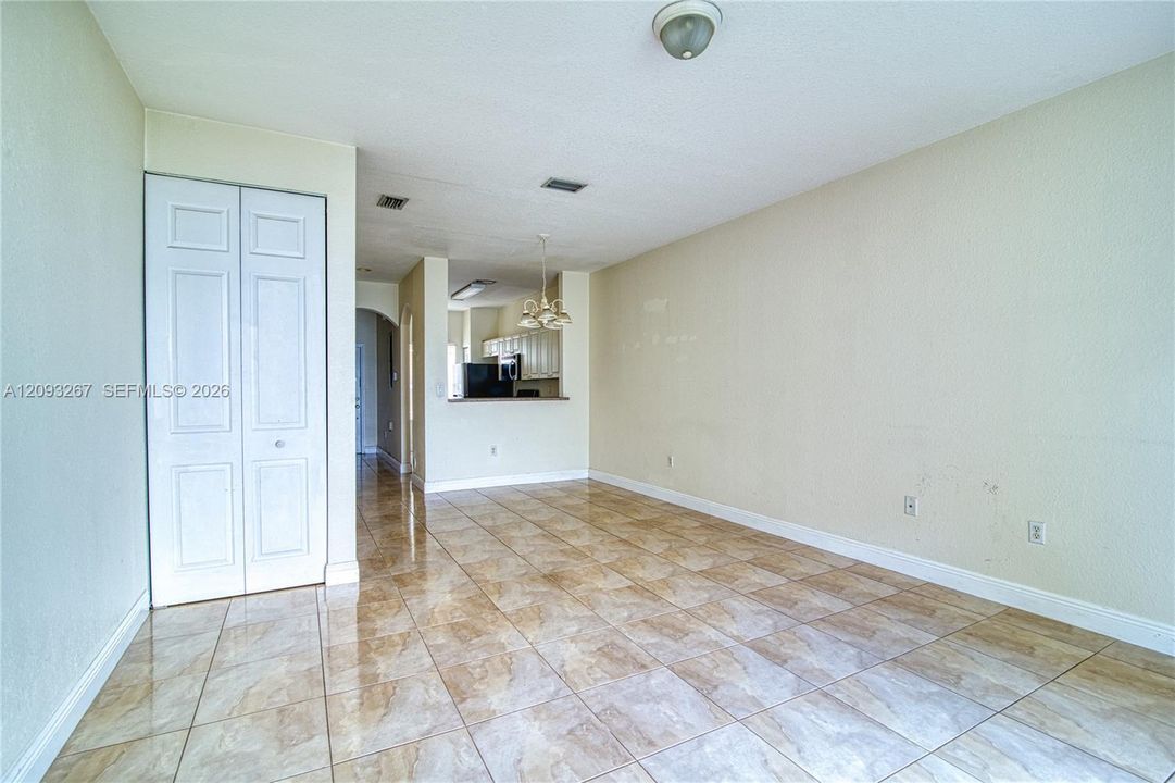 For Rent: $2,600 (2 beds, 2 baths, 1067 Square Feet)