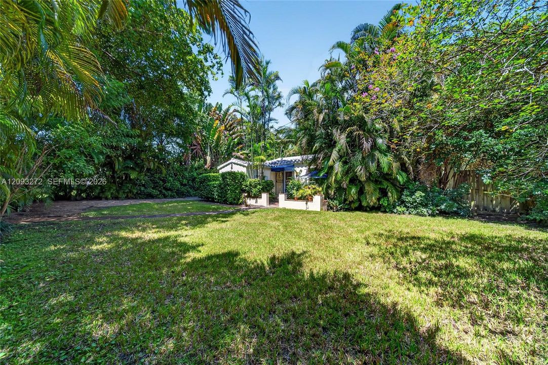 En Venta: $1,499,900 (3 camas, 2 baños, 1351 Pies cuadrados)