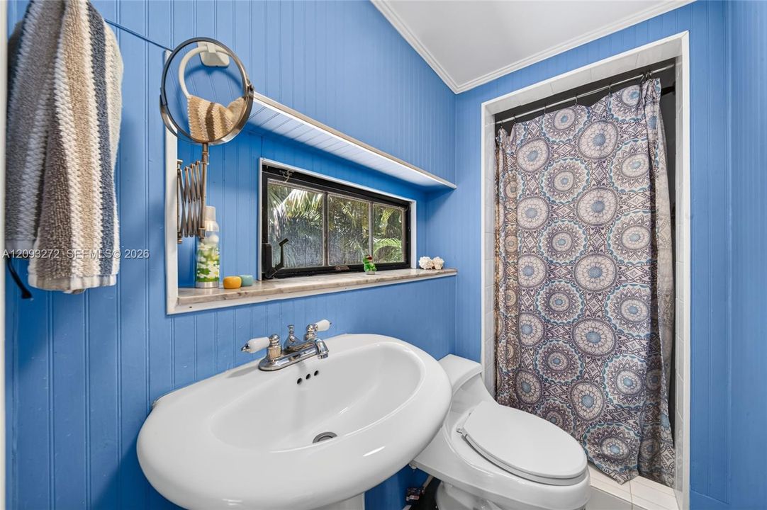 En Venta: $1,499,900 (3 camas, 2 baños, 1351 Pies cuadrados)