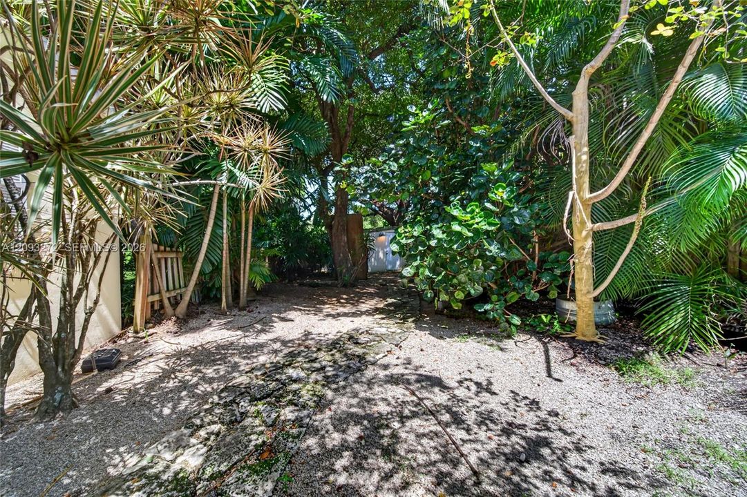 En Venta: $1,499,900 (3 camas, 2 baños, 1351 Pies cuadrados)