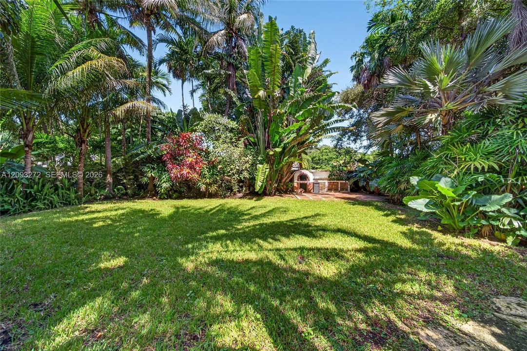 En Venta: $1,499,900 (3 camas, 2 baños, 1351 Pies cuadrados)