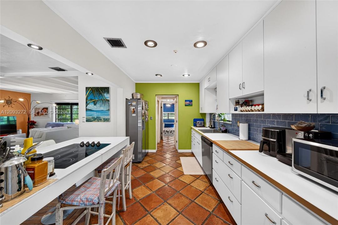 En Venta: $1,499,900 (3 camas, 2 baños, 1351 Pies cuadrados)