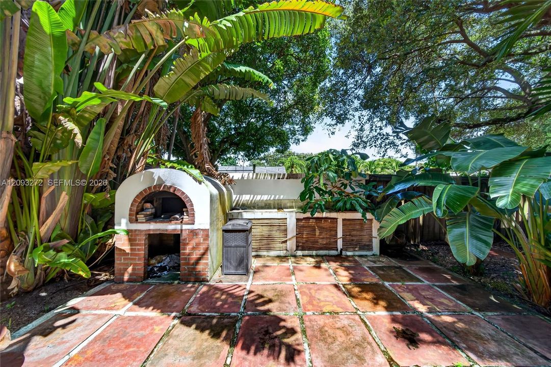 En Venta: $1,499,900 (3 camas, 2 baños, 1351 Pies cuadrados)