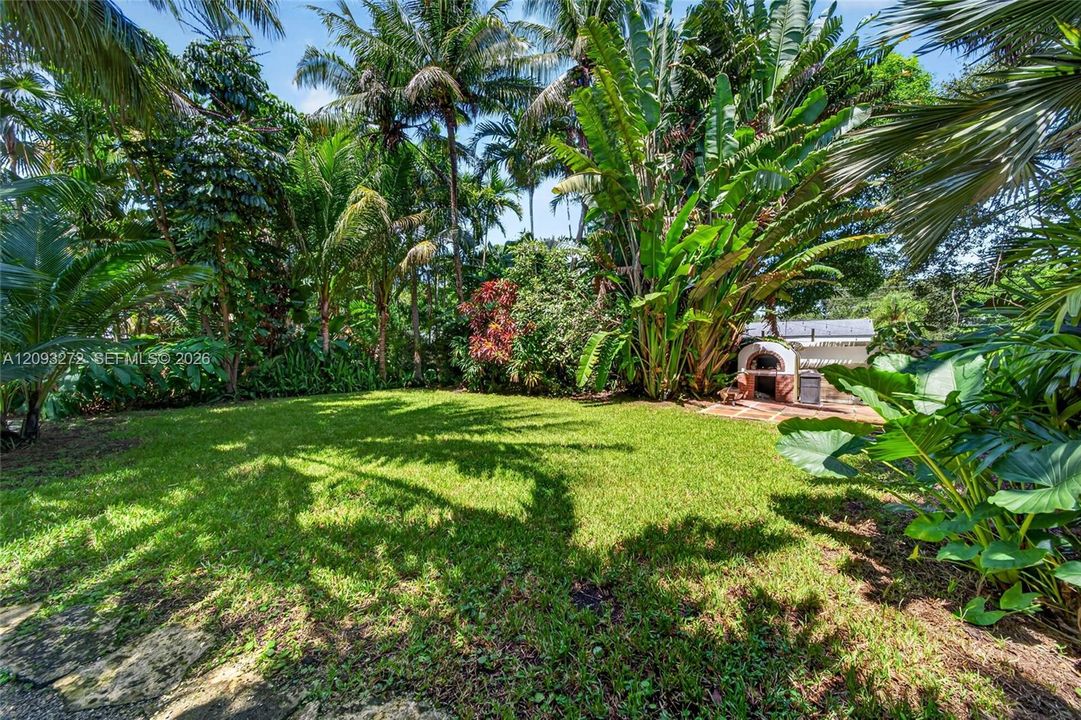 En Venta: $1,499,900 (3 camas, 2 baños, 1351 Pies cuadrados)