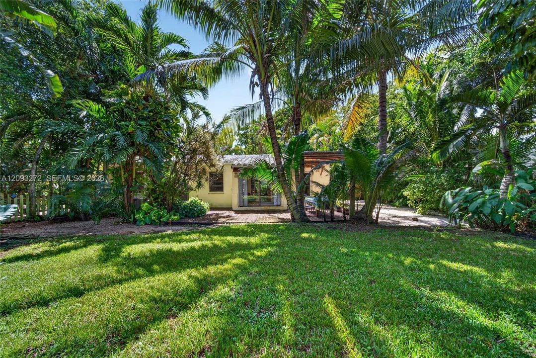 En Venta: $1,499,900 (3 camas, 2 baños, 1351 Pies cuadrados)