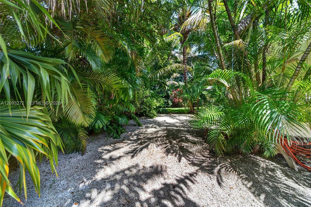 En Venta: $1,499,900 (3 camas, 2 baños, 1351 Pies cuadrados)