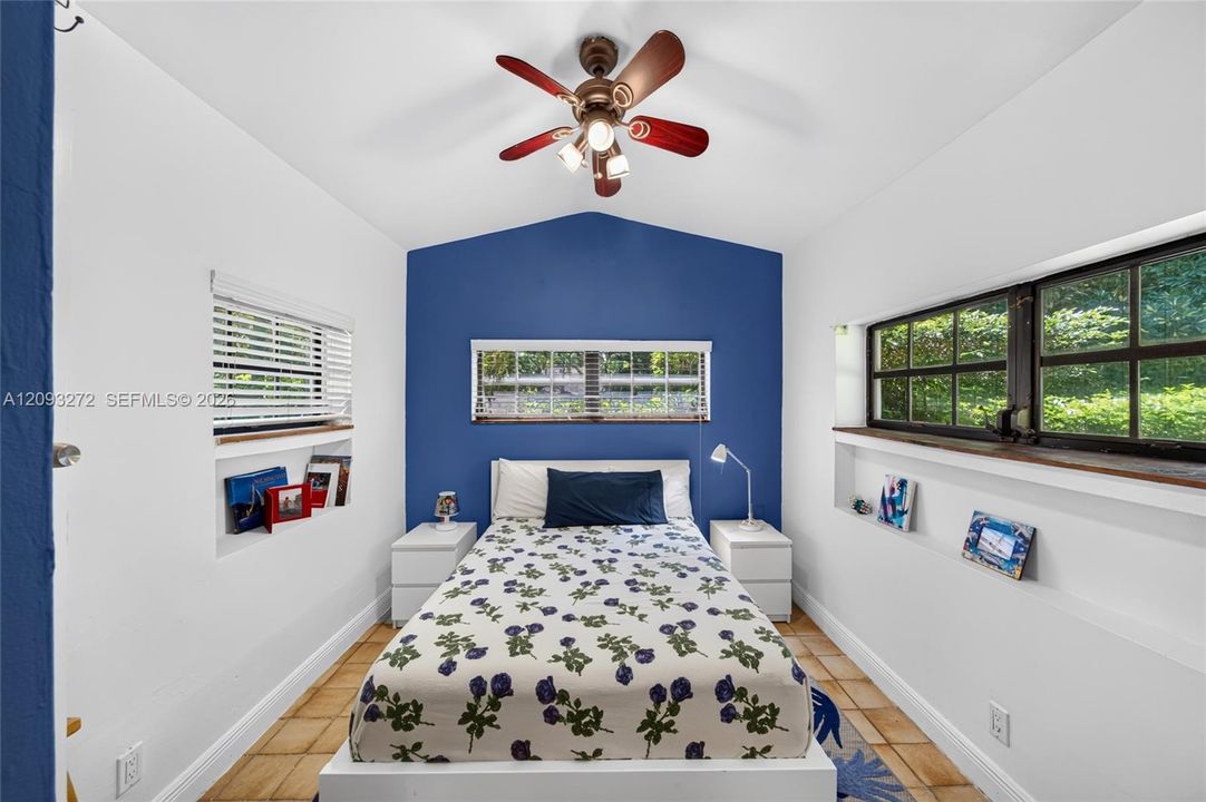 En Venta: $1,499,900 (3 camas, 2 baños, 1351 Pies cuadrados)
