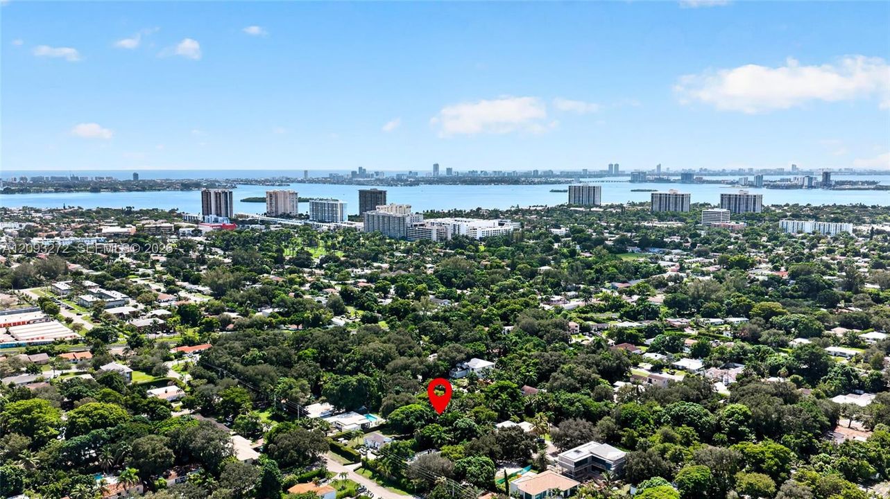 En Venta: $1,499,900 (3 camas, 2 baños, 1351 Pies cuadrados)