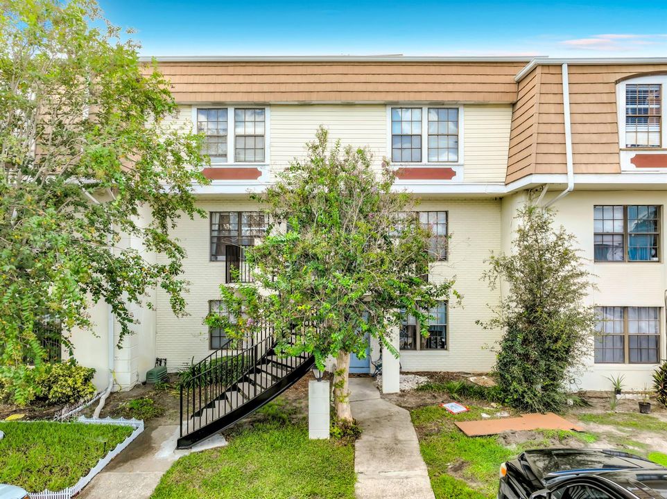 6091 Village Circle S-3