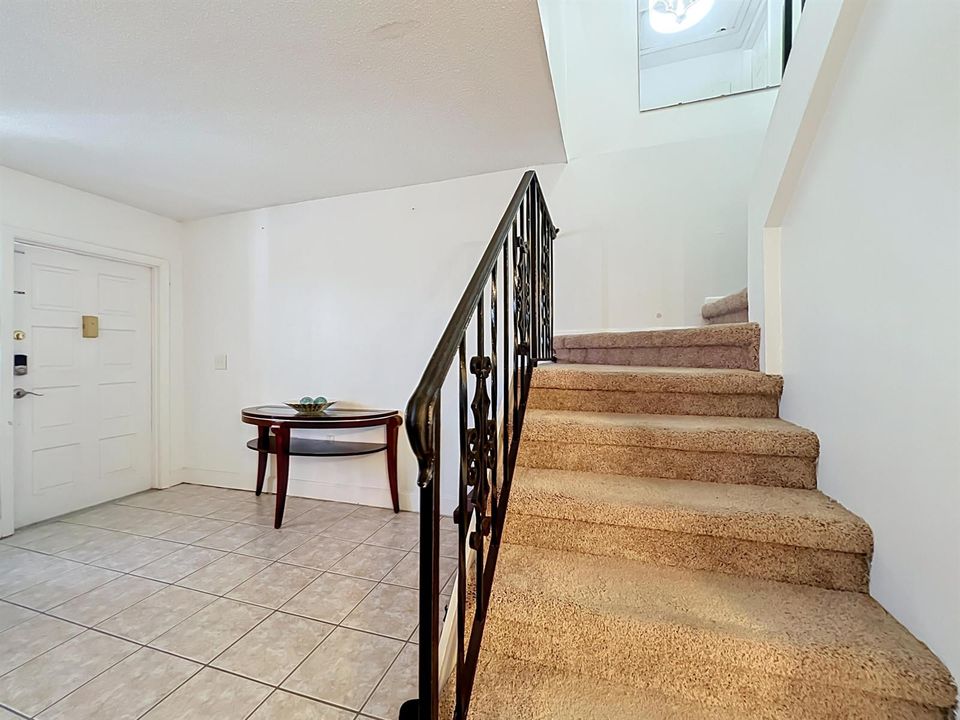 6091 Village Circle S-28