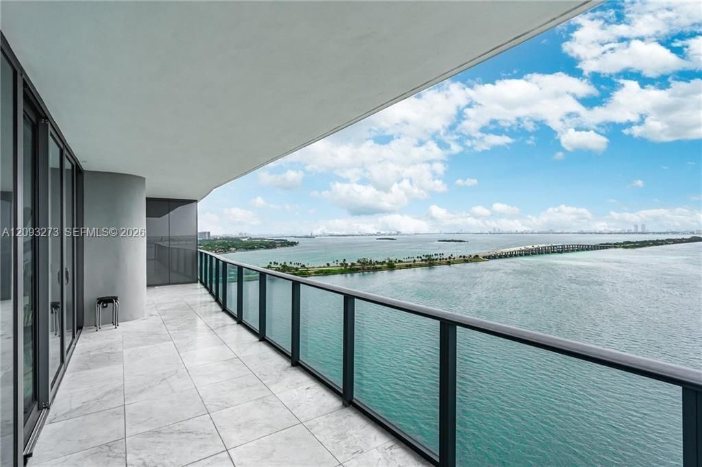 For Sale: $1,699,999 (3 beds, 3 baths, 1634 Square Feet)