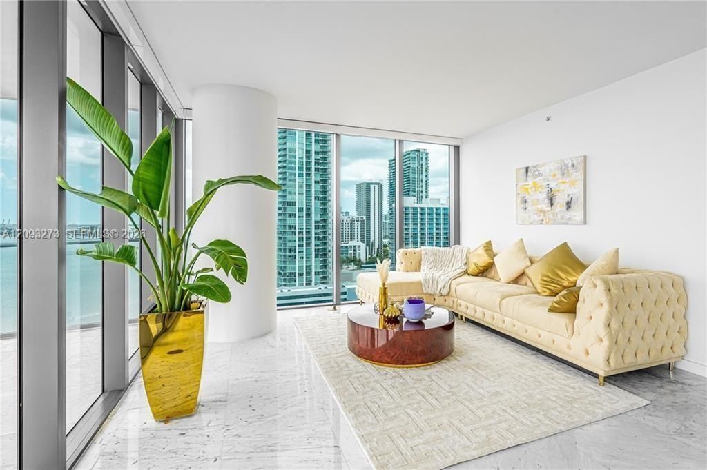 For Sale: $1,699,999 (3 beds, 3 baths, 1634 Square Feet)