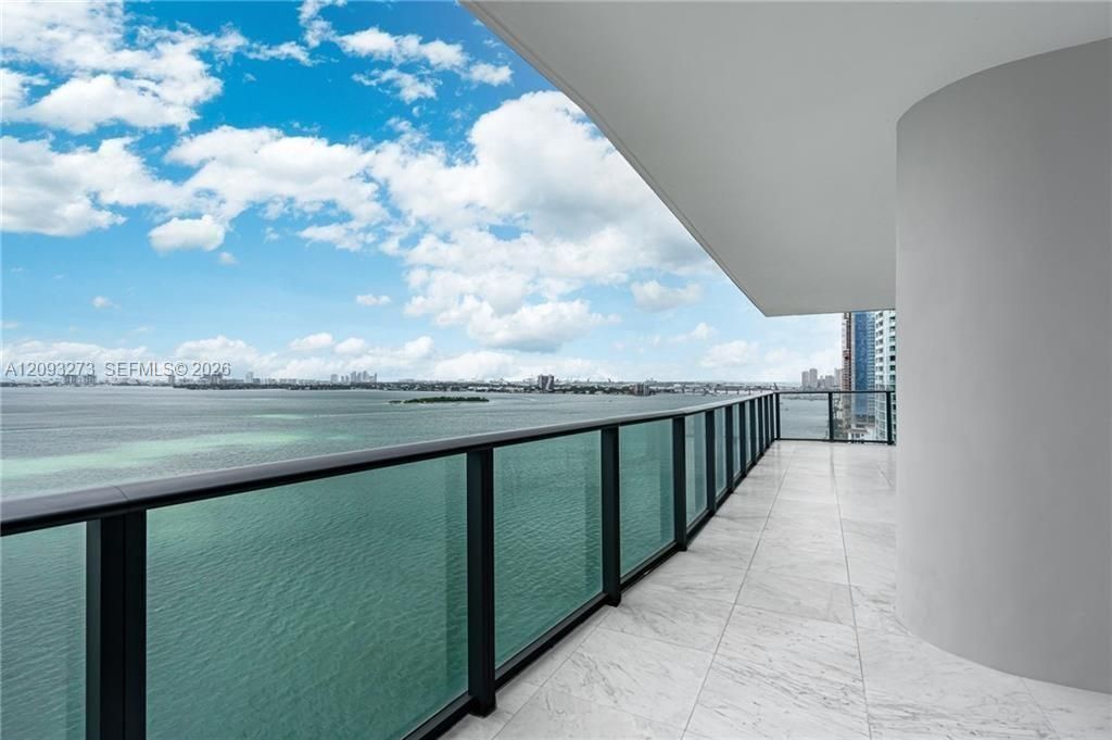For Sale: $1,699,999 (3 beds, 3 baths, 1634 Square Feet)