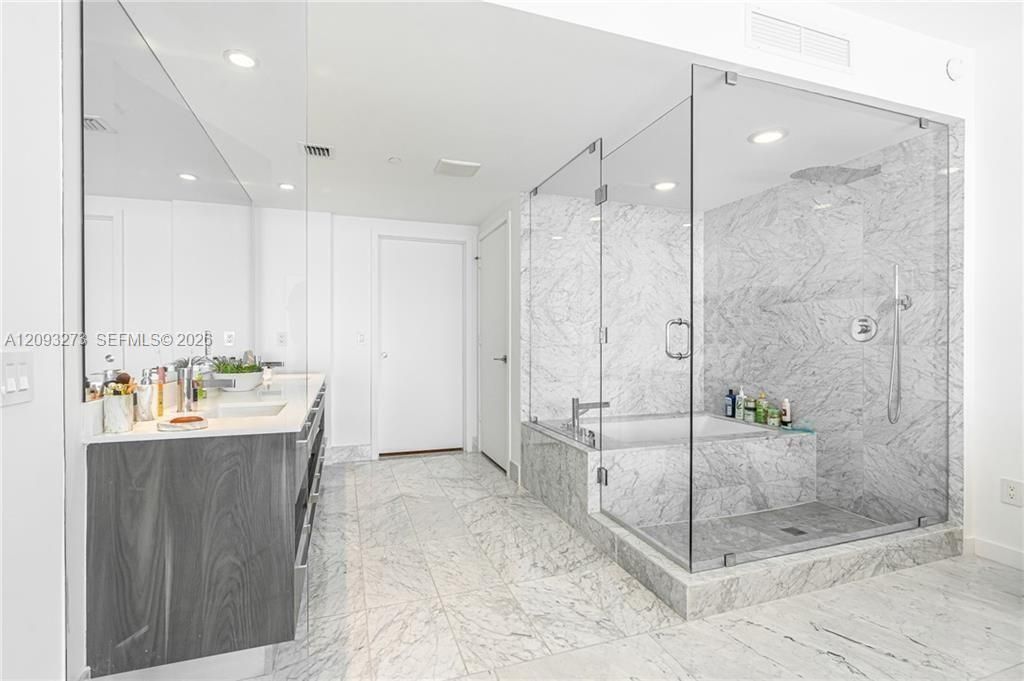 For Sale: $1,699,999 (3 beds, 3 baths, 1634 Square Feet)