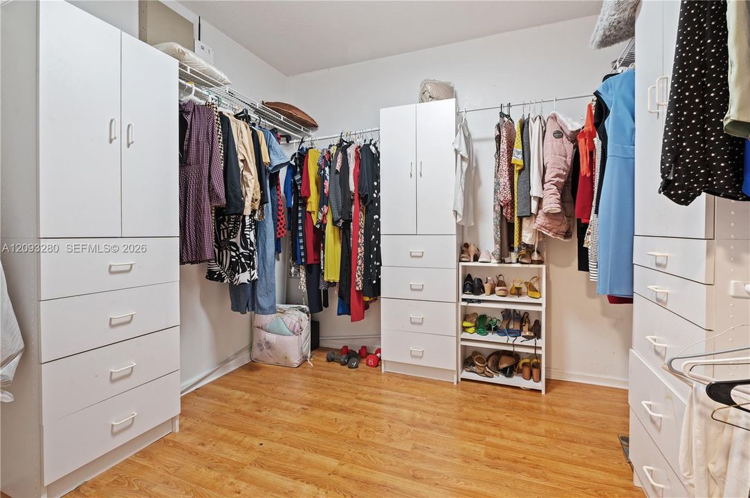 Active With Contract: $5,500 (4 beds, 2 baths, 2758 Square Feet)
