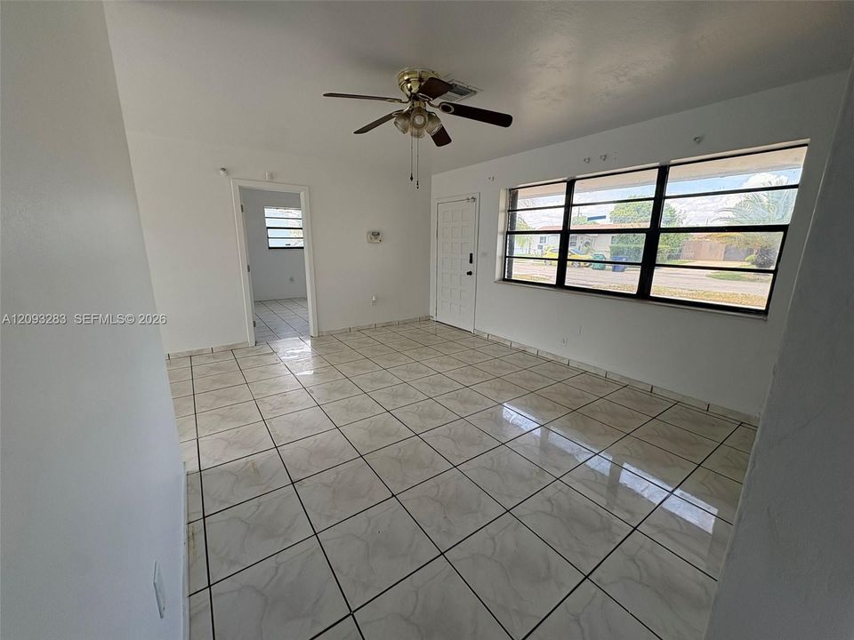 For Rent: $3,200 (4 beds, 2 baths, 1150 Square Feet)