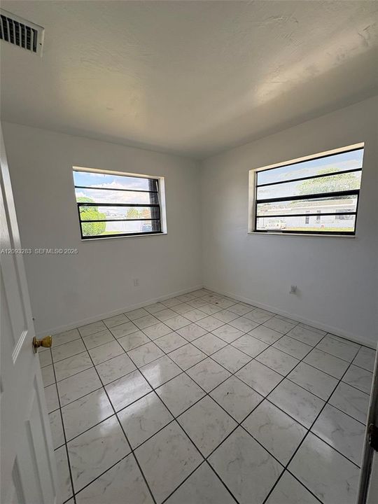 For Rent: $3,200 (4 beds, 2 baths, 1150 Square Feet)