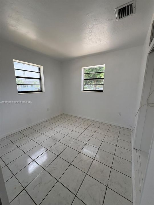 For Rent: $3,200 (4 beds, 2 baths, 1150 Square Feet)