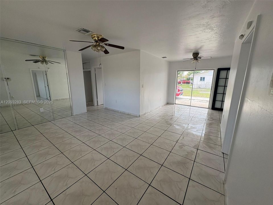 For Rent: $3,200 (4 beds, 2 baths, 1150 Square Feet)