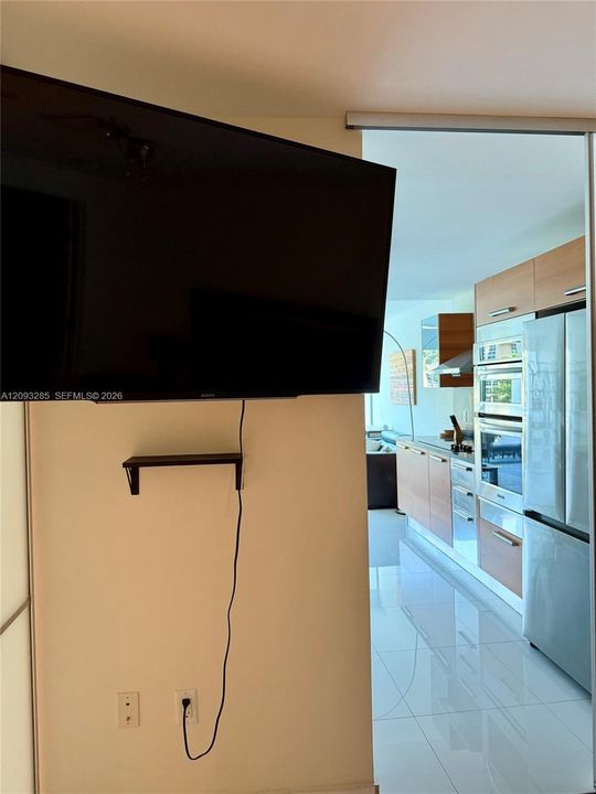En Venta: $365,000 (0 camas, 1 baños, 779 Pies cuadrados)
