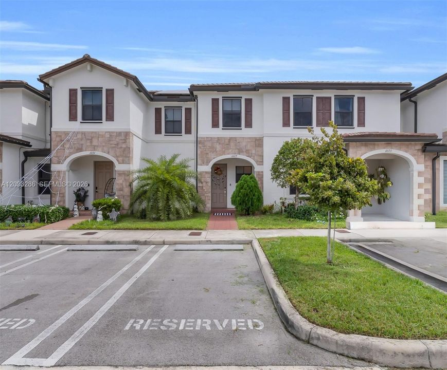 For Sale: $459,999 (3 beds, 2 baths, 1483 Square Feet)
