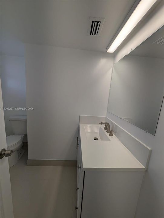 For Sale: $199,000 (2 beds, 1 baths, 1036 Square Feet)