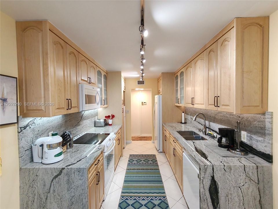 For Rent: $4,200 (2 beds, 2 baths, 1360 Square Feet)