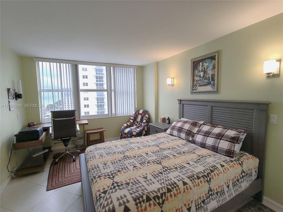 For Rent: $4,200 (2 beds, 2 baths, 1360 Square Feet)